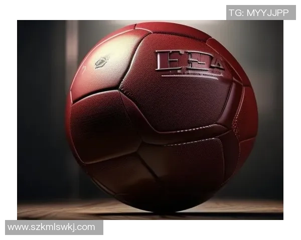 巨型足球球星大腿雕塑引发球迷热议成为城市全新地标