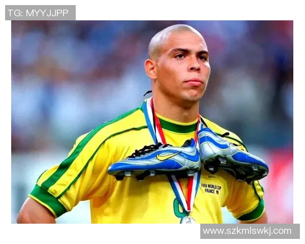 铁人球星的传奇之路：从绿茵场的拼搏到场外的坚韧精神